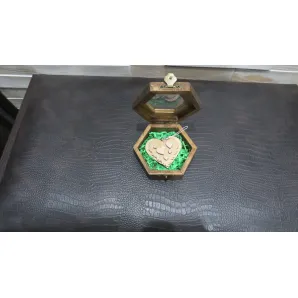 Подарочный набор «Сердце с собой» (Шкатулка Орех + Брелок Сердце)